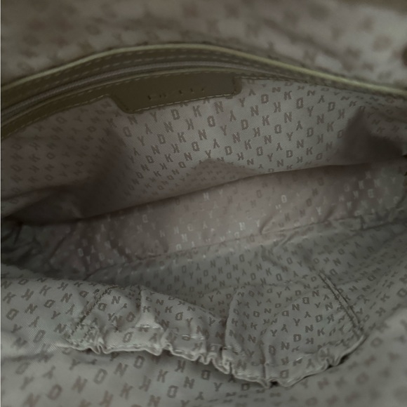 DKNY Green Leather dome Shoulder/Crossbody - Picture 2 of 8